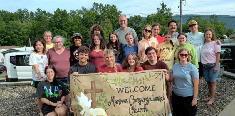 St. Luke’s hosts Monroe Congregational youth group